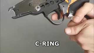 Ferramenta de fixação de móveis com anel em C